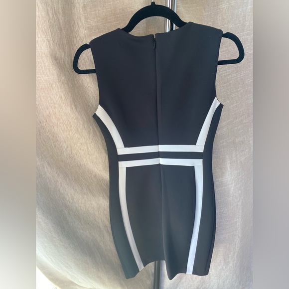 Calvin Klein 4P Dress - Picture 2 of 3